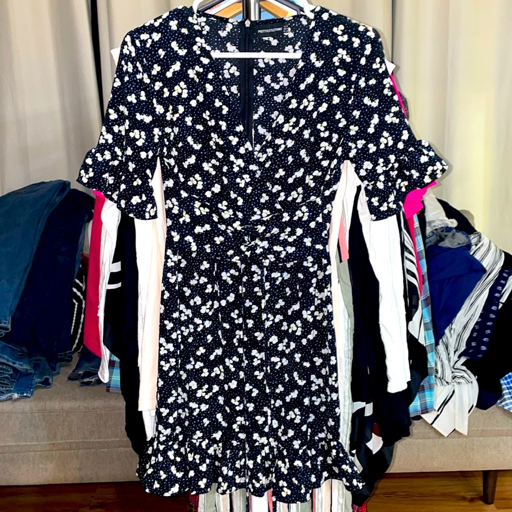 Midi floral dress with corset tie front.